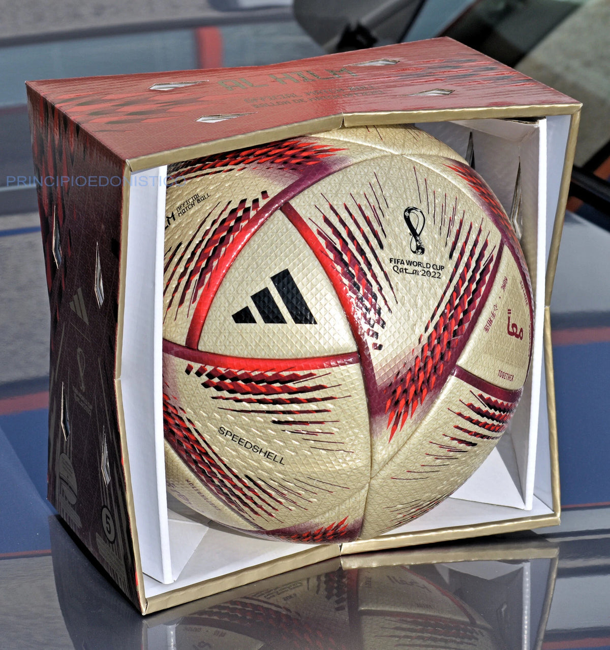 Adidas Al Hilm Pro – Vista frontale con box