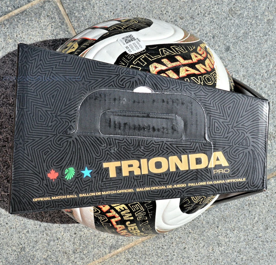 Adidas Trionda Finals Pro – vista frontale con logo Trionda Final