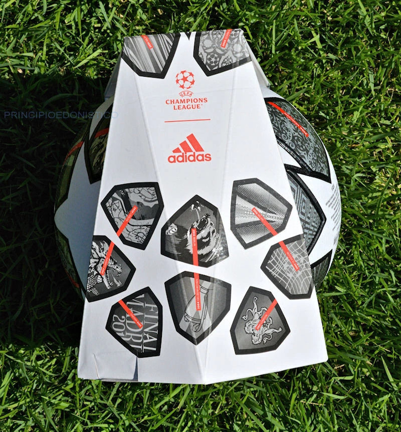 Adidas Istanbul Final 21 – Dettaglio pallone nella box