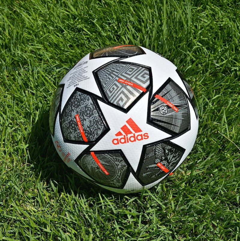 Adidas Istanbul Final 21 – Vista frontale