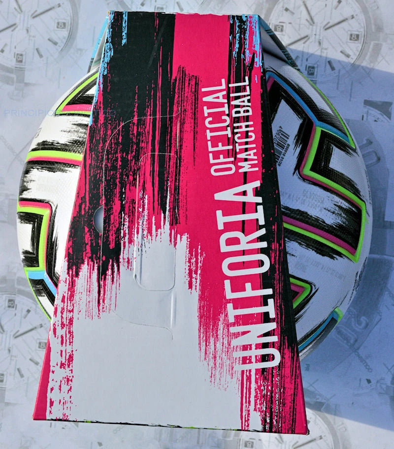 Adidas Uniforia Pro – Dettaglio grafica pallone