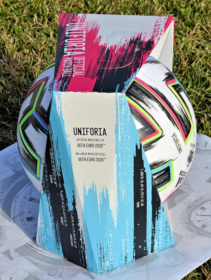 Adidas Uniforia Pro – Vista laterale pallone nella box