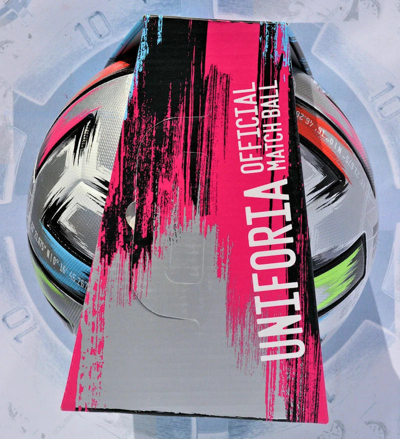 Adidas Uniforia Finale Pro – Box con scritta Uniforia Official Match Ball, vista laterale