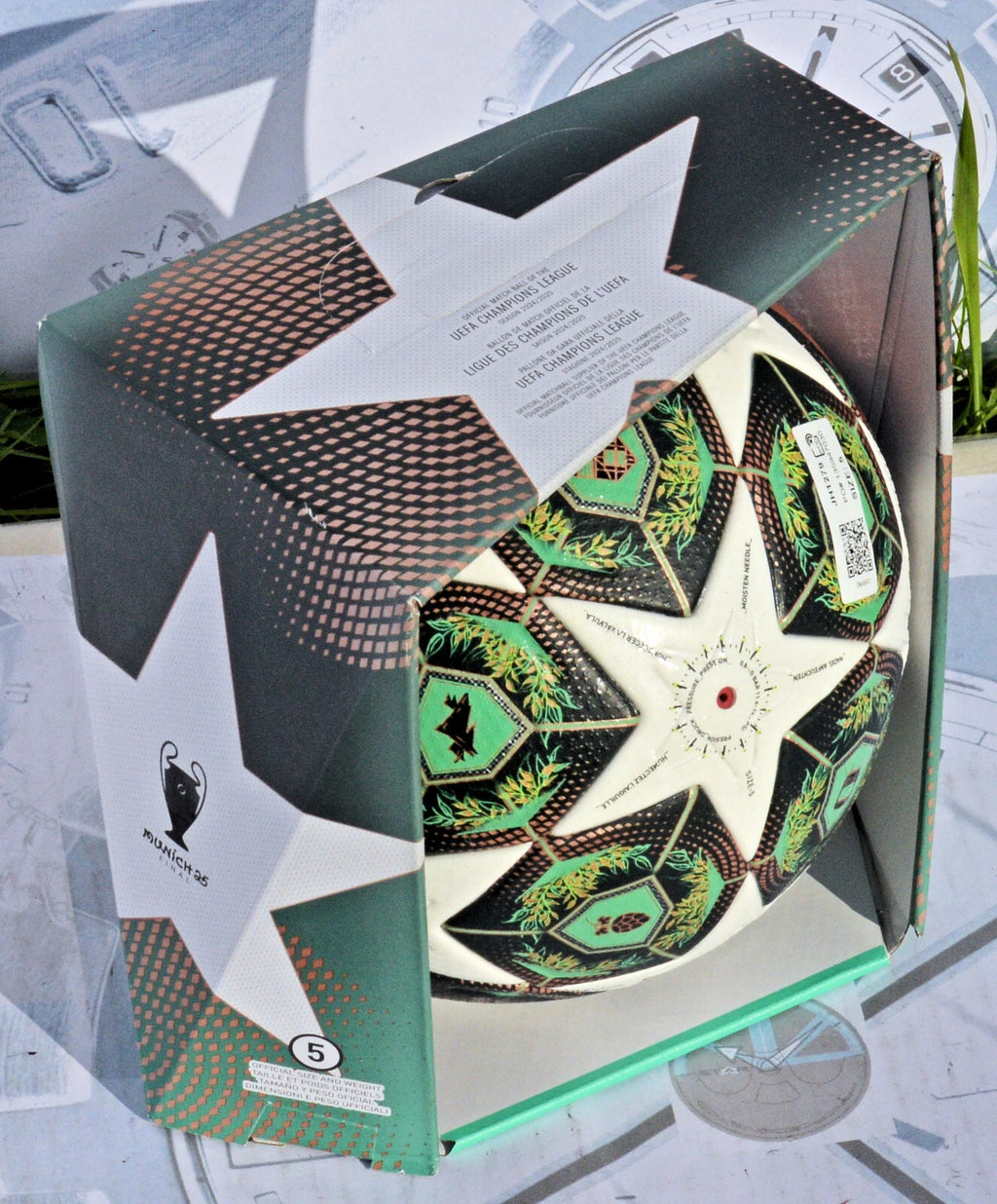 Pallone Adidas Munich 25 Final nella confezione originale verde