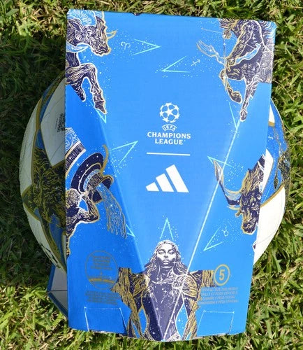 Pallone Adidas UCL 2025-2026 – vista laterale nella box
