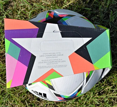 Retro confezione Adidas UCL 2022-2023 con etichette