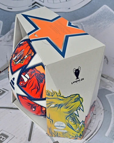 Confezione Adidas London 24 Final aperta con stella arancione