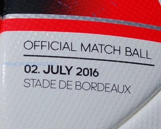 Pallone Adidas Fracas EURO 2016 – dettaglio nella confezione con scritta Official Match Ball 02 July 2016 Stade de Bordeaux
