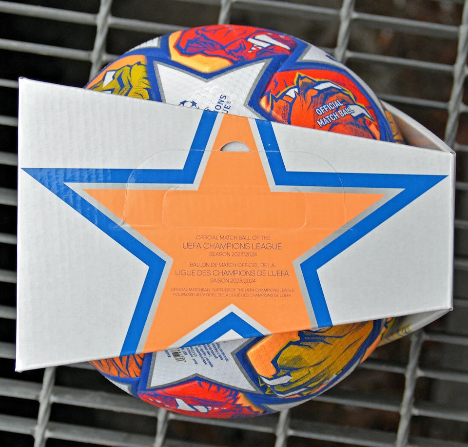 Pallone Adidas London 24 Final – vista con Official Match Ball e leoni rossi