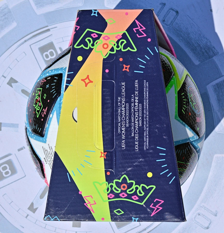 Pallone Adidas Eindhoven Final 23 – vista con logo Eindhoven Final 23 e coppa UEFA Women's Champions League