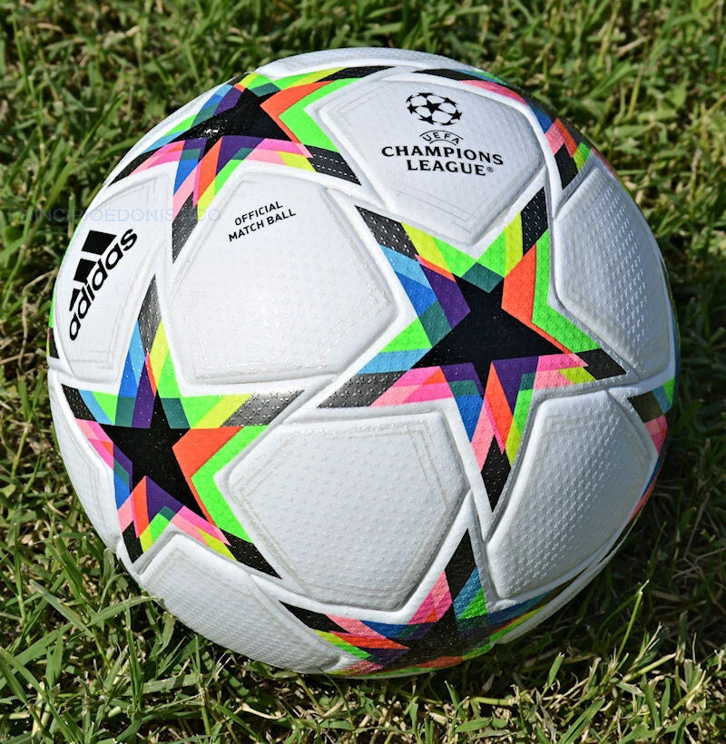 Pallone Adidas UCL 2022-2023 – dettaglio logo UEFA Champions League