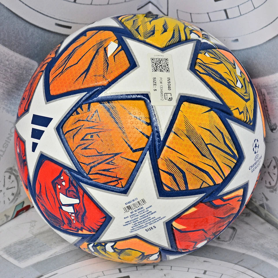 Pallone Adidas London 24 Final – vista laterale con logo UEFA Champions League