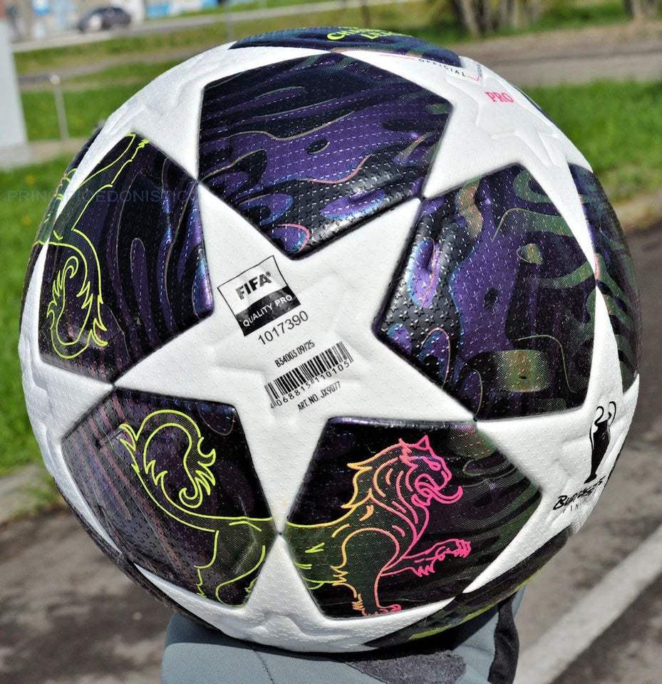 Pallone Adidas Budapest 26 Final – vista con logo Adidas giallo fluo