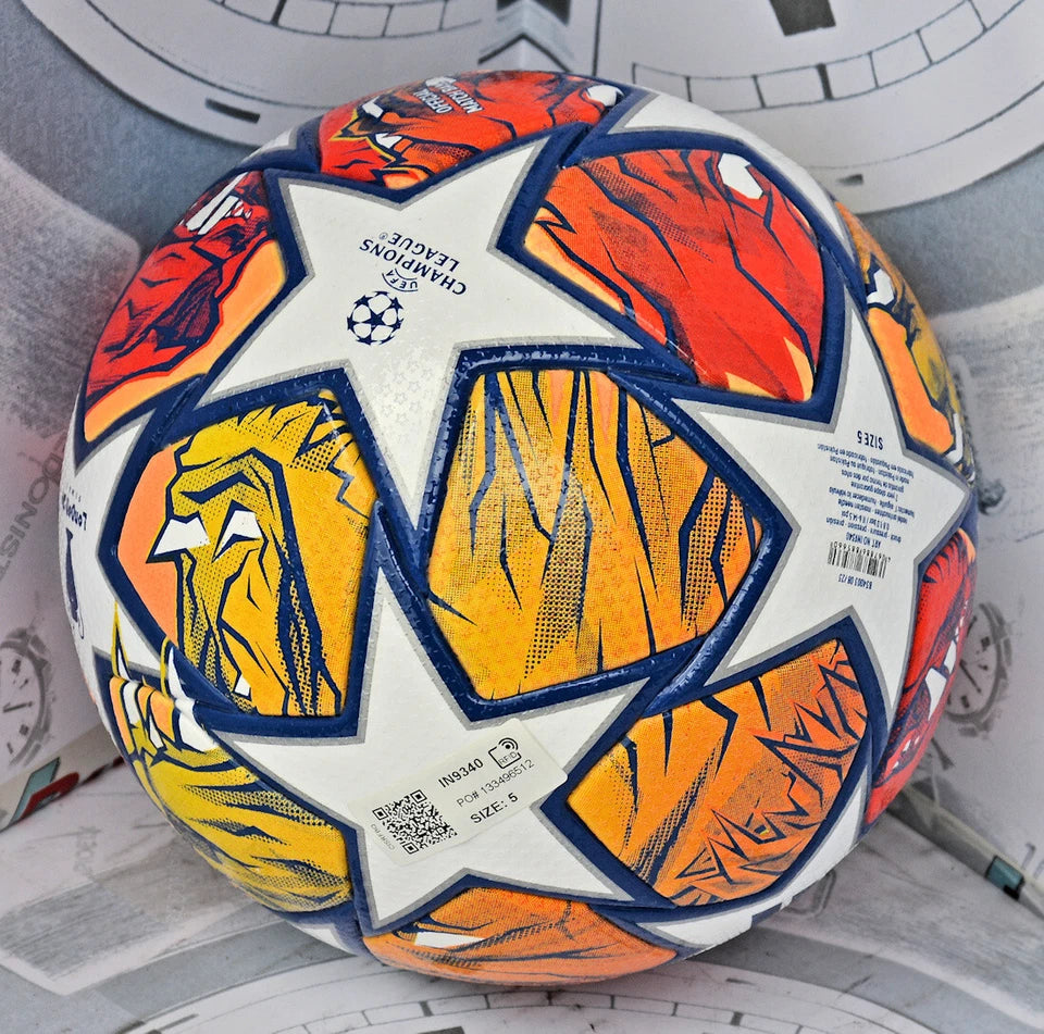 Pallone Adidas London 24 Final – dettaglio grafica leoni e pannelli colorati