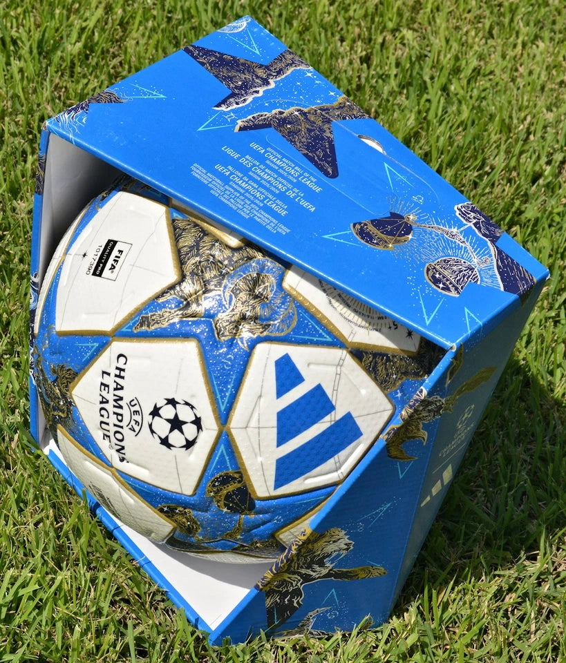 Pallone Adidas UCL 2025-2026 – dettaglio pannelli e logo Champions League
